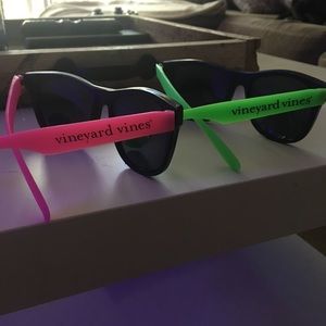Vineyard Vines plastic sunglasses