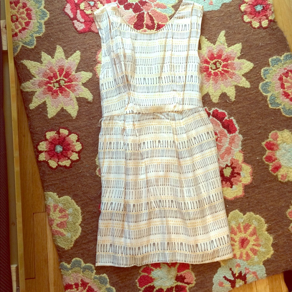 BCBG Aztec backless dress with pockets!