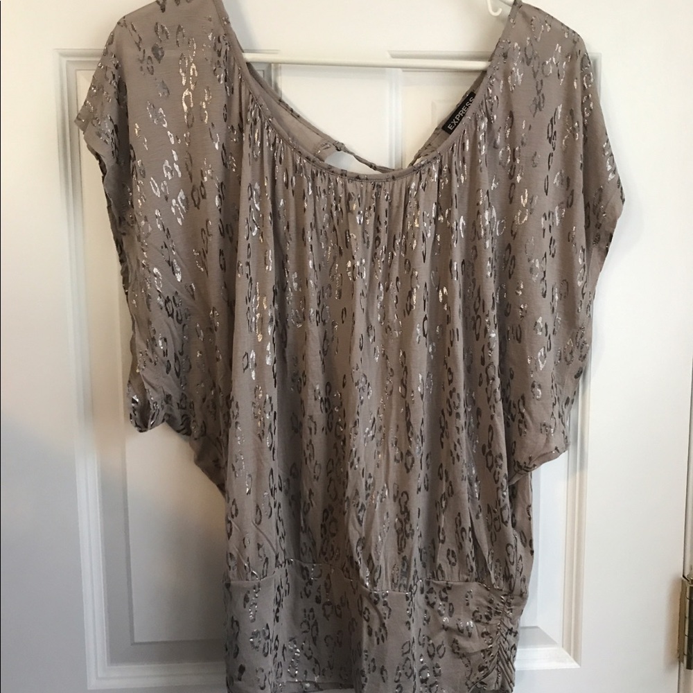 Express top with open back