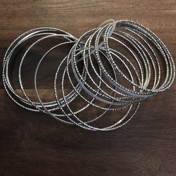 Silver bangle bracelets - Picture 2 of 2