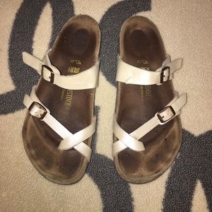 white/pearl toe piece birkenstocks
