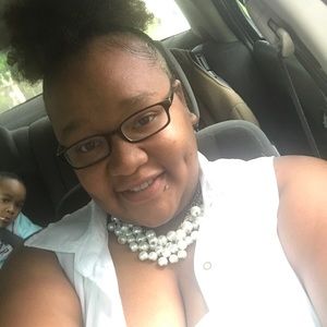 Meet your Posher, Candice