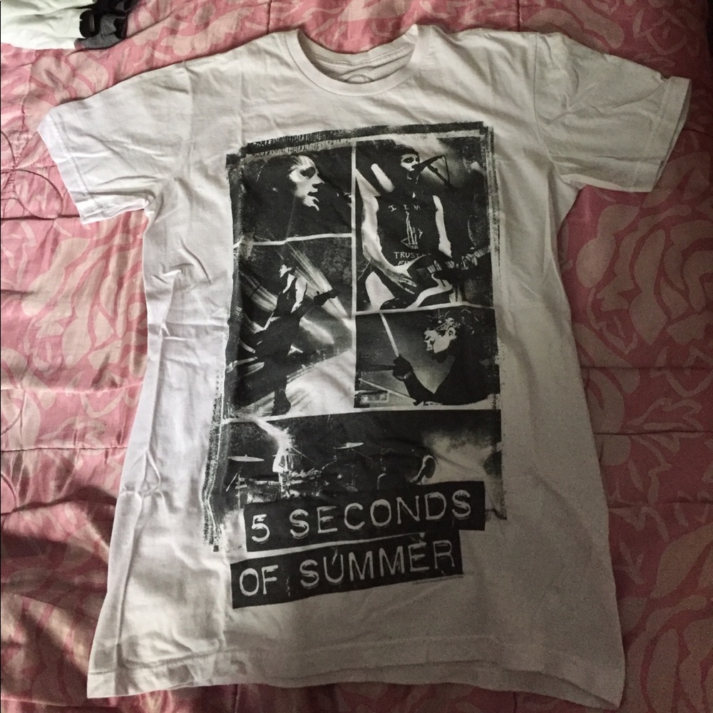 5 seconds of summer band shirt.