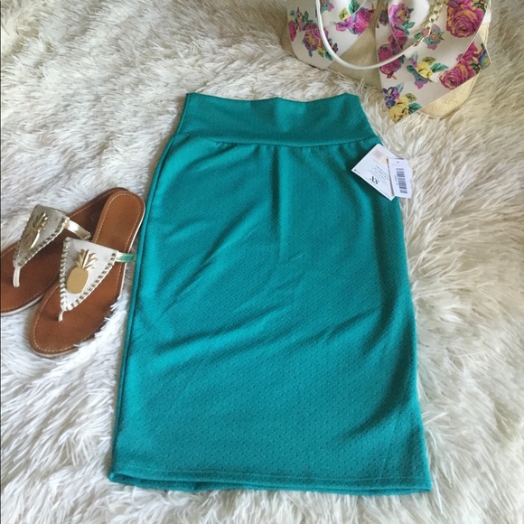 LuLaRoe Dresses & Skirts - NWT LulaRoe Cassie Skirt sz XS