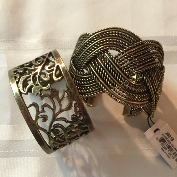 Jewelry - BRASS CUFF DUO. STATEMENT PIECES. BRACELET JEWELRY