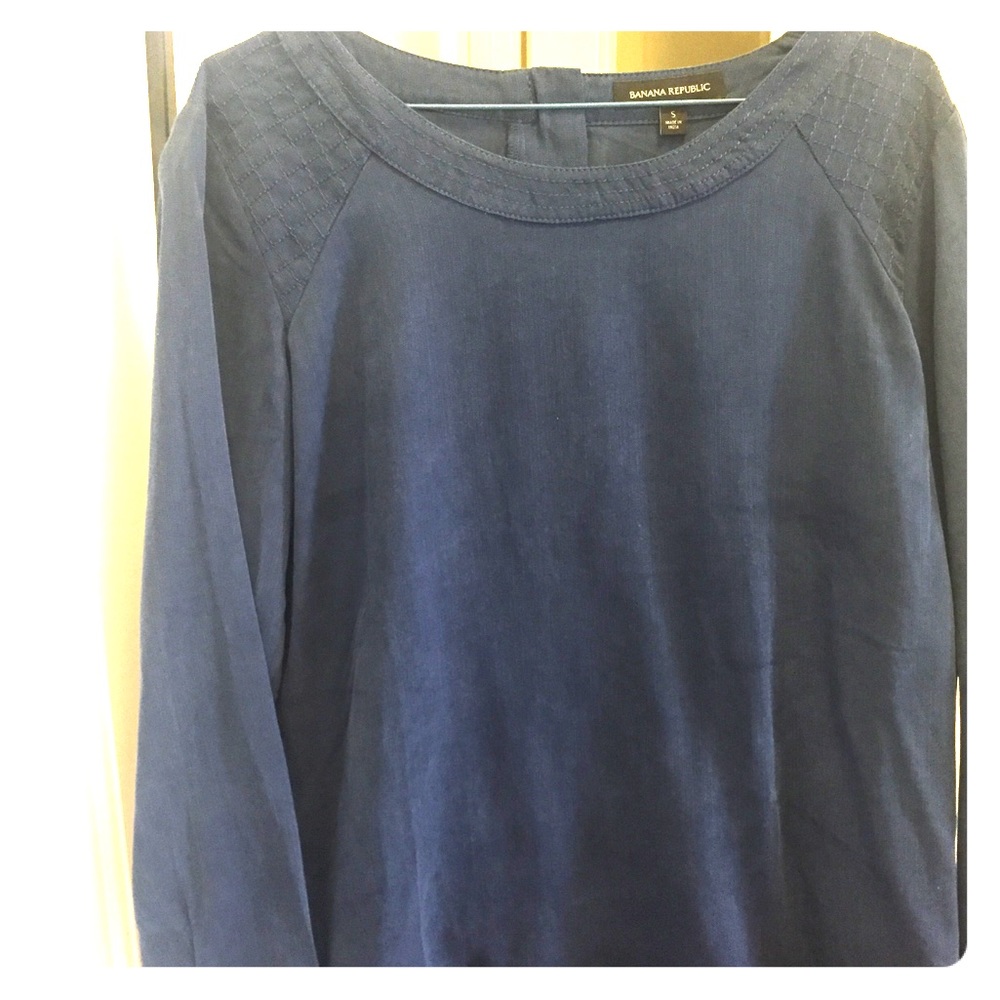 Blue/chambray 3/4 sleeve shirt