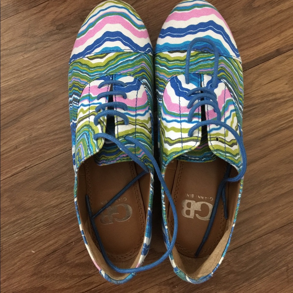 GB fabric shoes