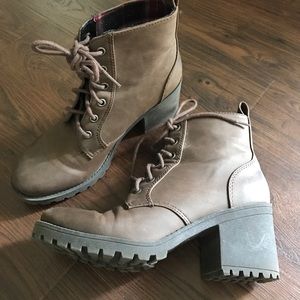 Brown heeled boots lace up 2.5" chunky heel