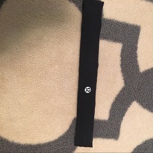 black lululemon headband