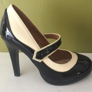 ModCloth Retro "Classy Indeed" Heel