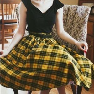 Retroliciosu plaid skirt
