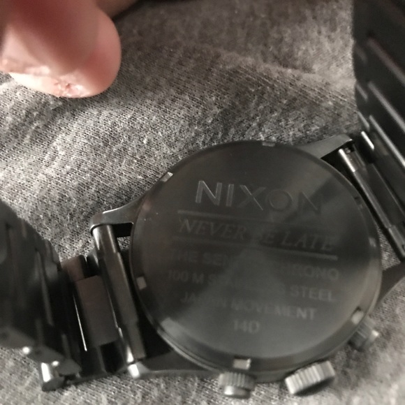 Nixon watch - Picture 3 of 4