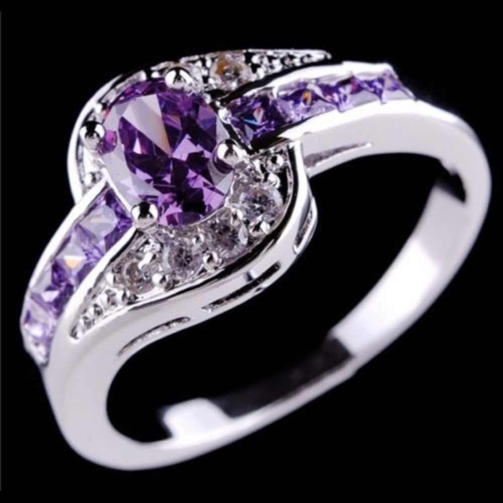 Woman's Halo Cocktail Ring