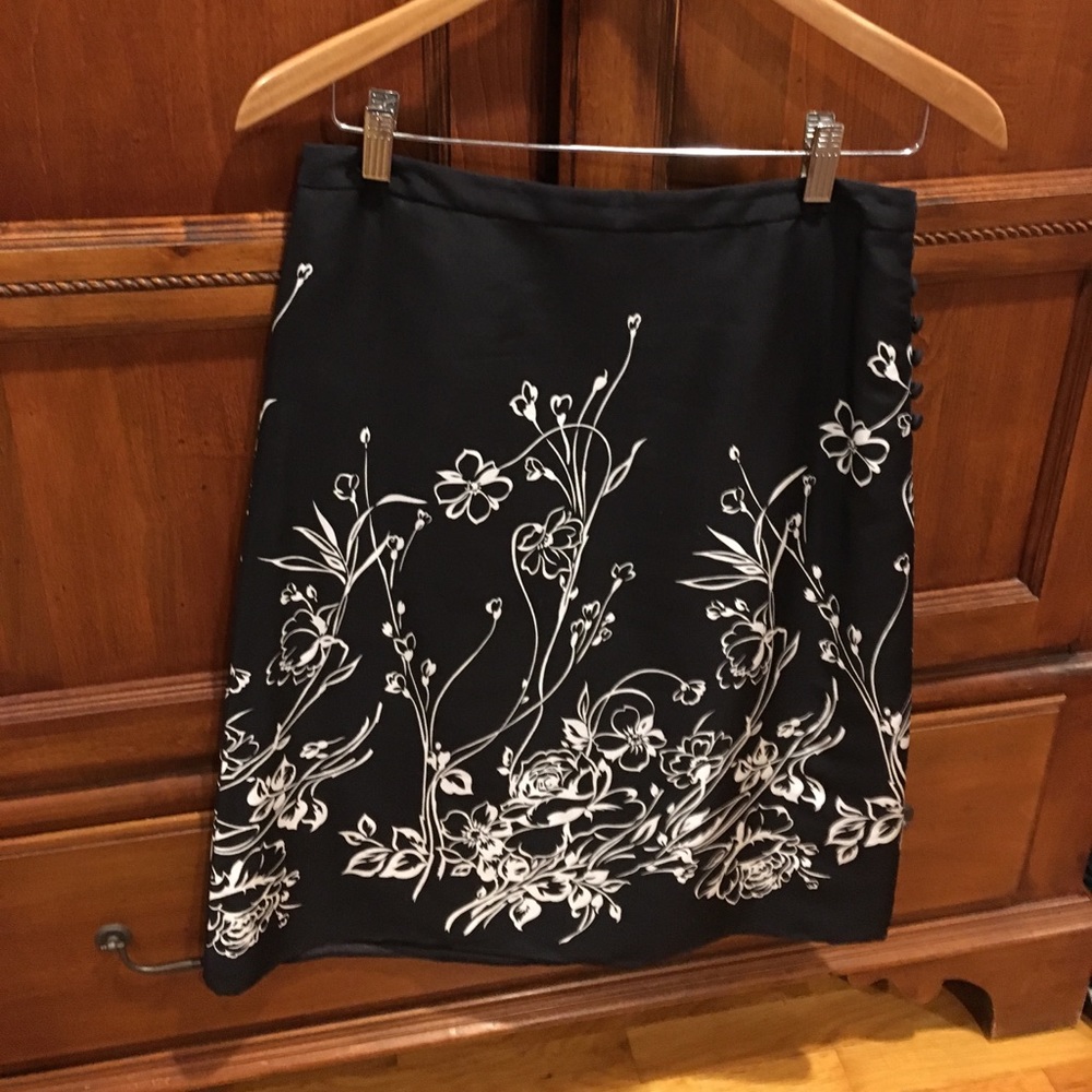 🎉🎉SALE🎉Ann Taylor black silk A-line skirt