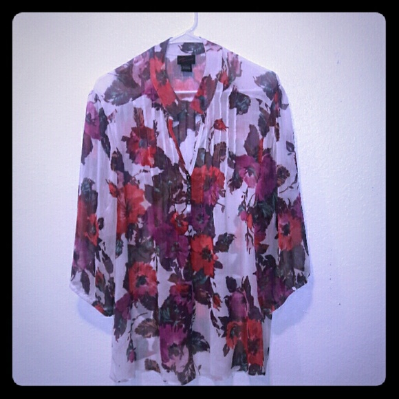 Sheer 3/4 Sleeve Floral Blouse - Picture 1 of 3