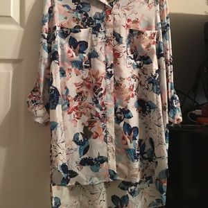 Nice floral shirt made for the fall.