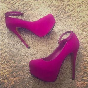 Genuine Suede Fuschia Pumps