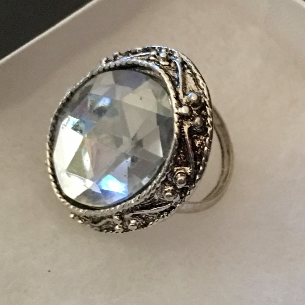 Gorgeous Cocktail Ring - NEW **FREE with $20+Purch - Picture 2 of 8