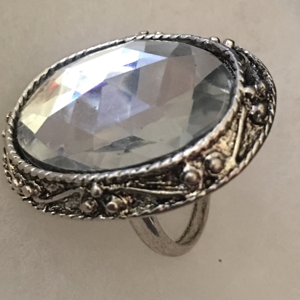 Gorgeous Cocktail Ring - NEW **FREE with $20+Purch - Picture 4 of 8