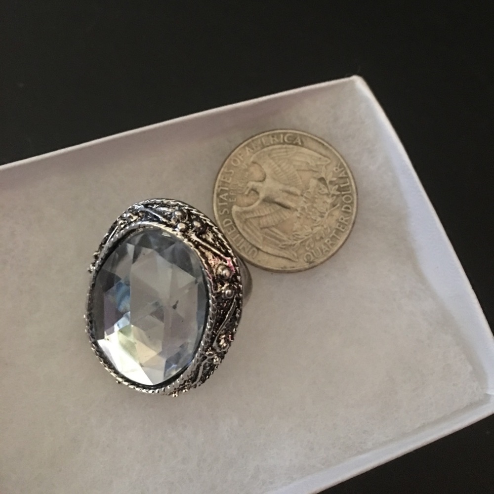 Gorgeous Cocktail Ring - NEW **FREE with $20+Purch - Picture 5 of 8
