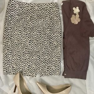 LOFT Blue & Cream Geo Print Pencil Skirt - size 6