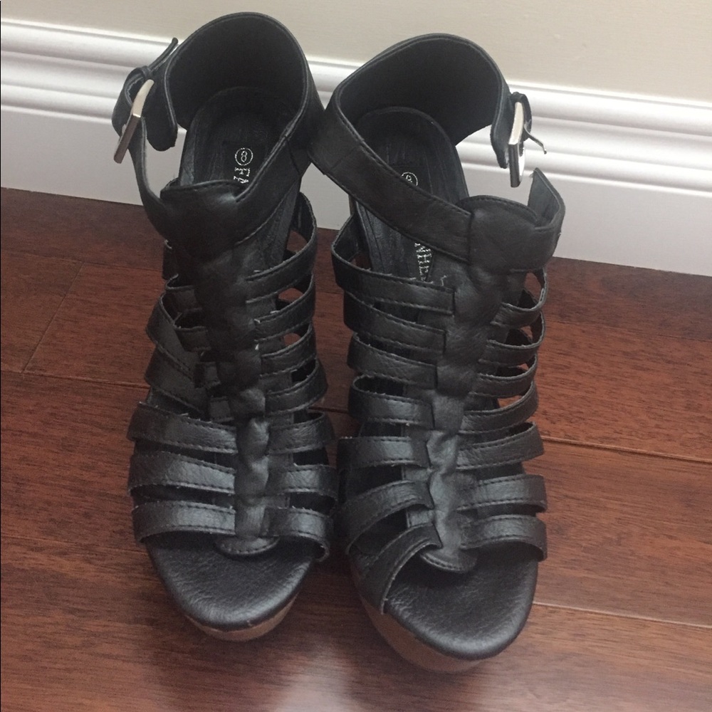 Heels - Picture 3 of 4