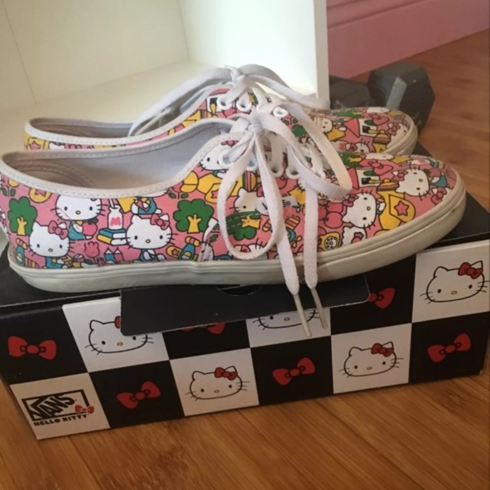 ❌❌SOLD❌❌Pink hello kitty vans