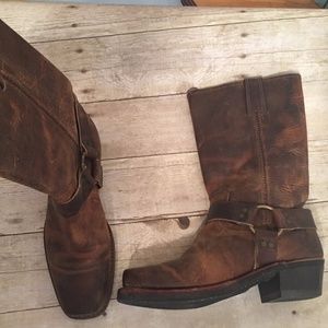 Frye HARNESS 12R Rugged Boots 77300 Size 8.5  EUC