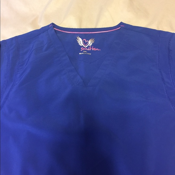 Small Scrub Top - Picture 3 of 4