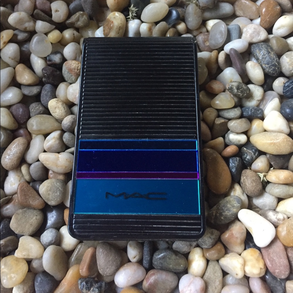 Mac Enchanted Holiday limited edition palette