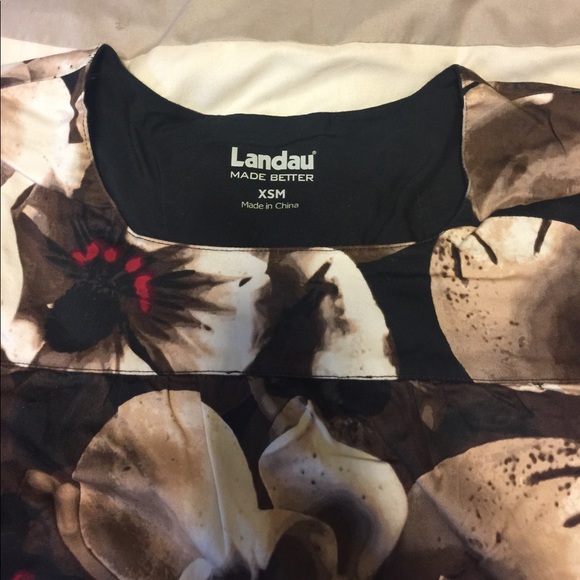 Small Scrub Top - Picture 3 of 3