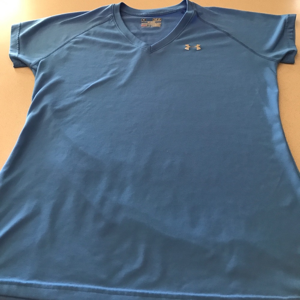 Women's under armour shirt.