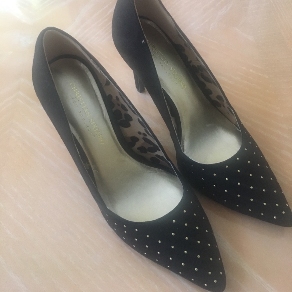 Beautiful dress pumps black with small gold studs