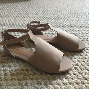 Tan Flats/Sandals