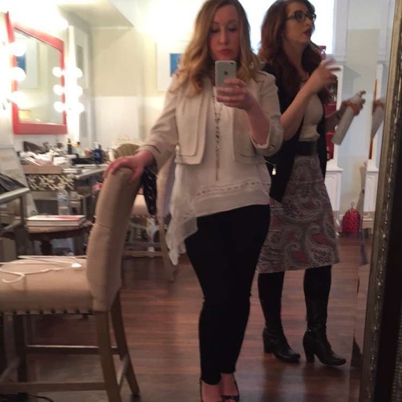 Meet Your Posher, Alyssa - Picture 6 of 8