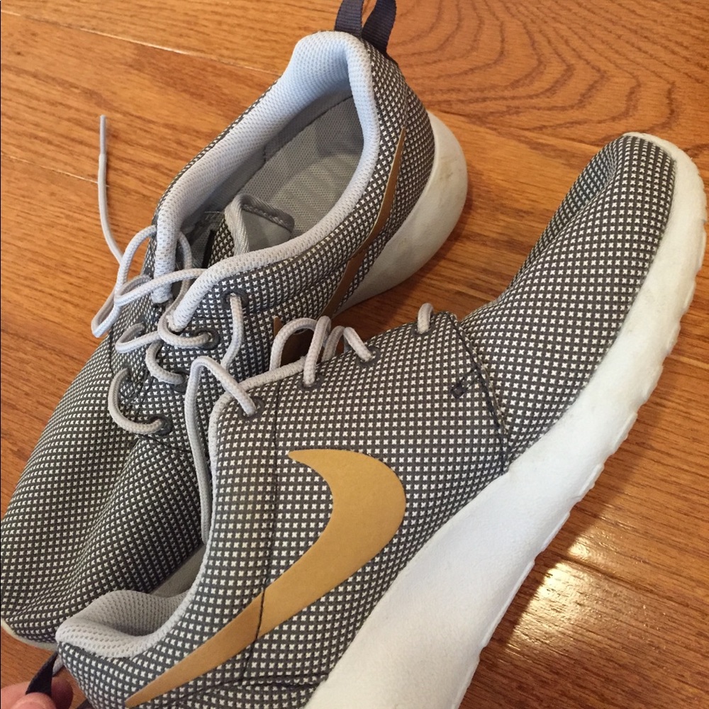 Nike Roshe Run One Gold Grey Shoes