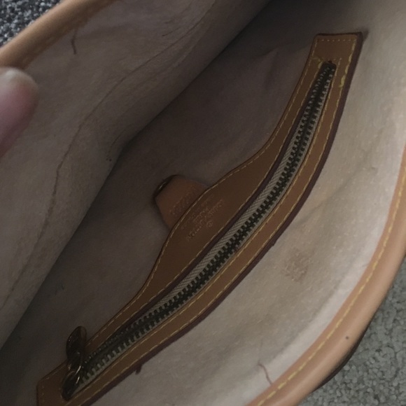 Authentic bucket small Louis Vuitton shoulder bag - Picture 3 of 4