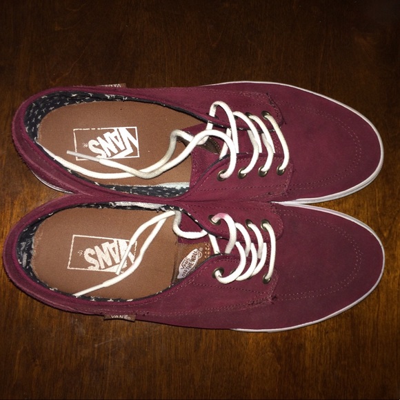Maroon Vans - Picture 1 of 2