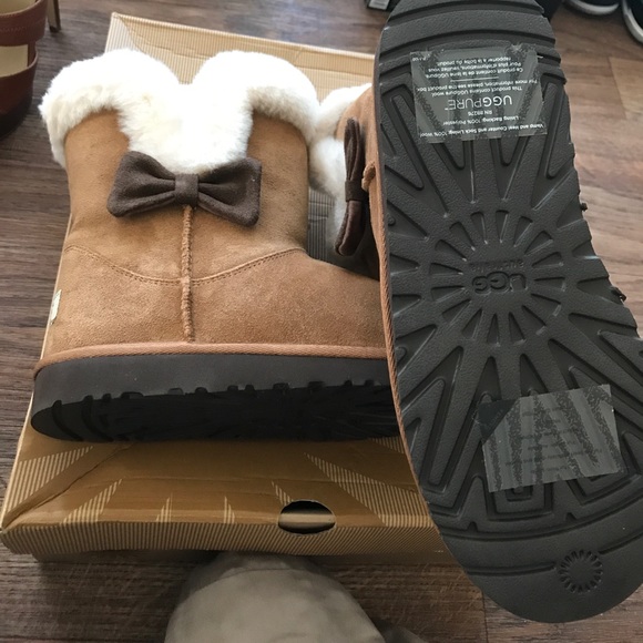 UGG - Picture 3 of 3