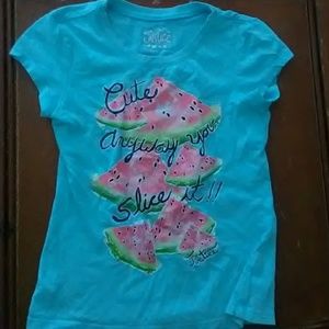 Girls size 8 short sleeve shirt.