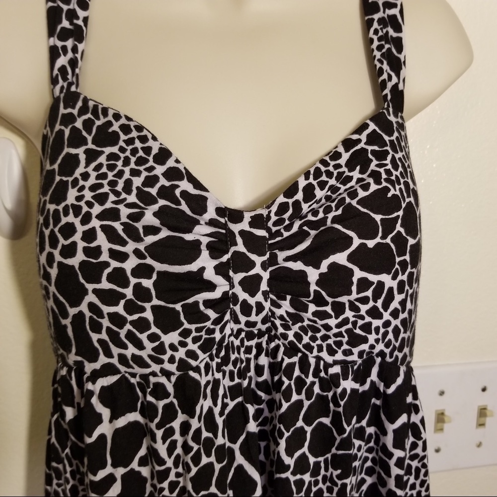  Black and White Dress - Picture 2 of 2