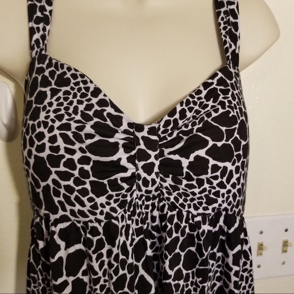  Black and White Dress - Picture 2 of 2