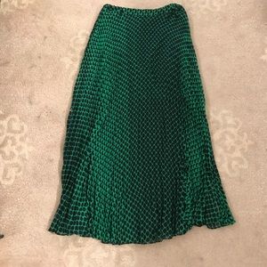 Green and black maxi skirt