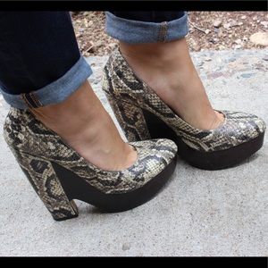 Rosegold Lela Snake Print Platform Pump