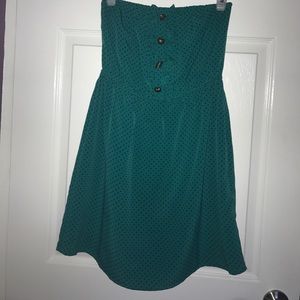 Retro style strapless dress