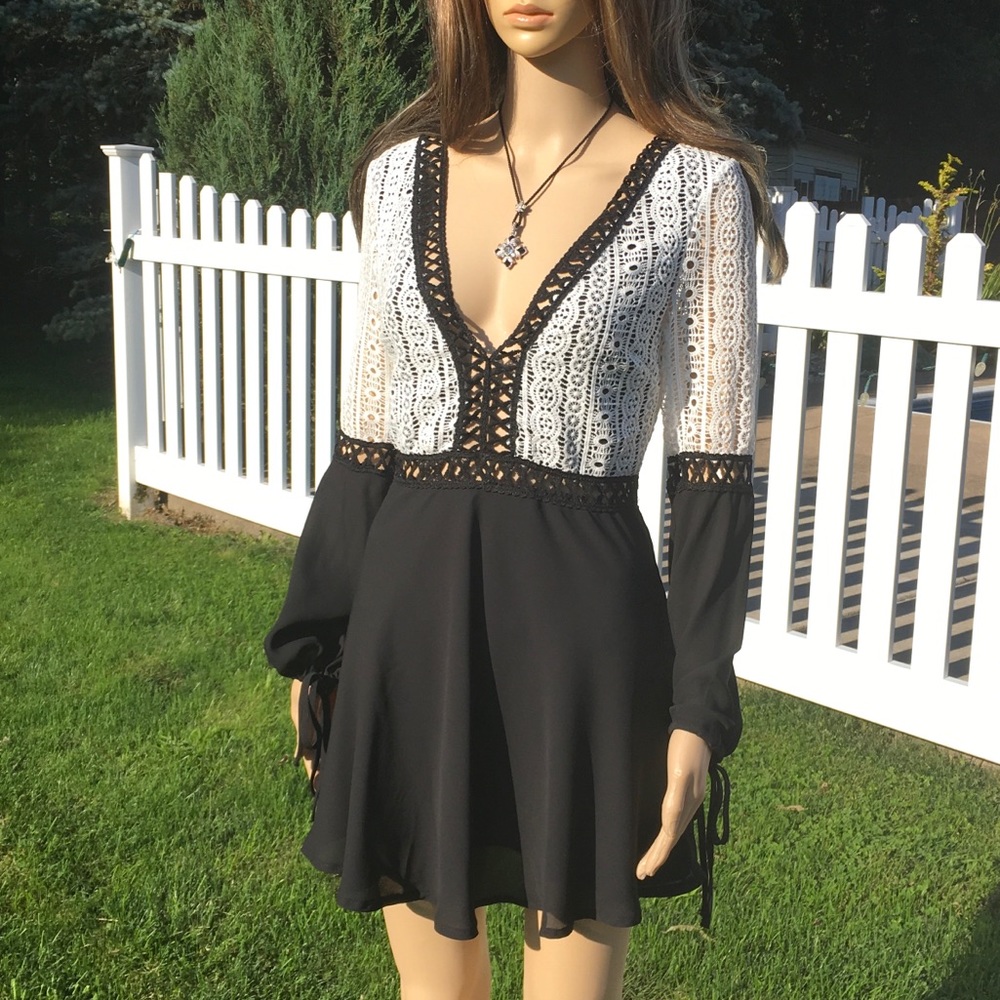 CROCHET & LACE DRESS 1 Left - Picture 2 of 8