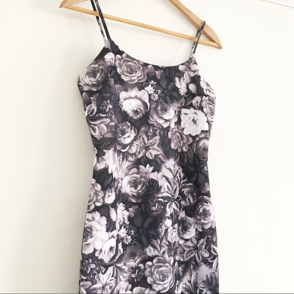 🛑Front Slit Floral Midi Bodycon Dress - Picture 3 of 6