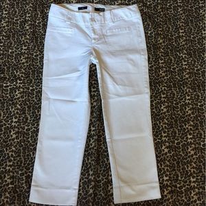 Women's a.n.a white cropped dressy capris sz. 8 🌸
