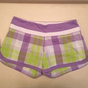 LULULEMON GROOVY SHORTS SIZE 8