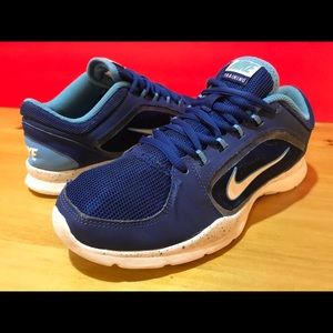 Women's Size 6 Blue & White Nike Training Shoes
